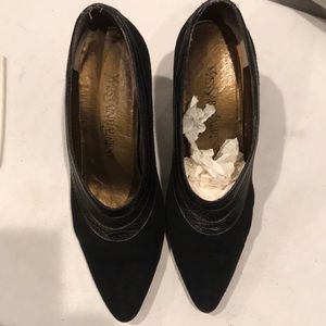 Yves Saint Laurent black suede size 6M made in Italy